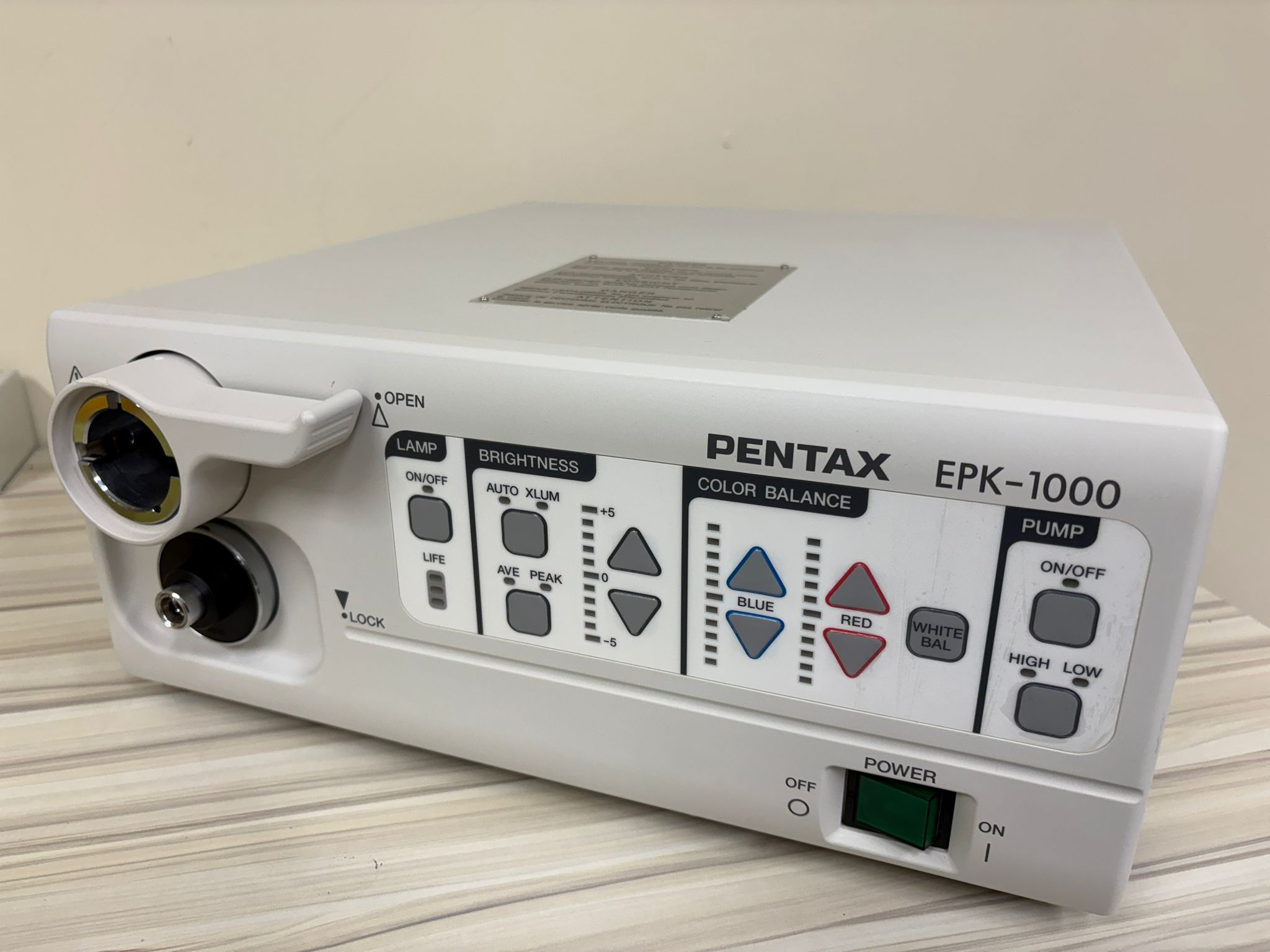 Pentax EPK-1000 Digital Video Processor with Xenon Light Source